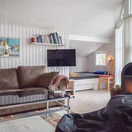 Three-bedroom In Prázdninový dům *