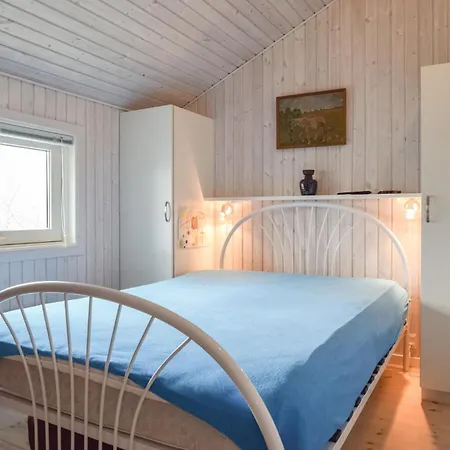 Prázdninový dům Three-bedroom In