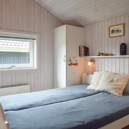 3 Bedroom Cozy In *