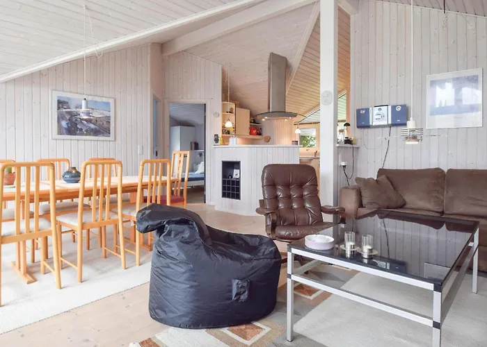 Three-bedroom In * Nordenbro Vesteregn